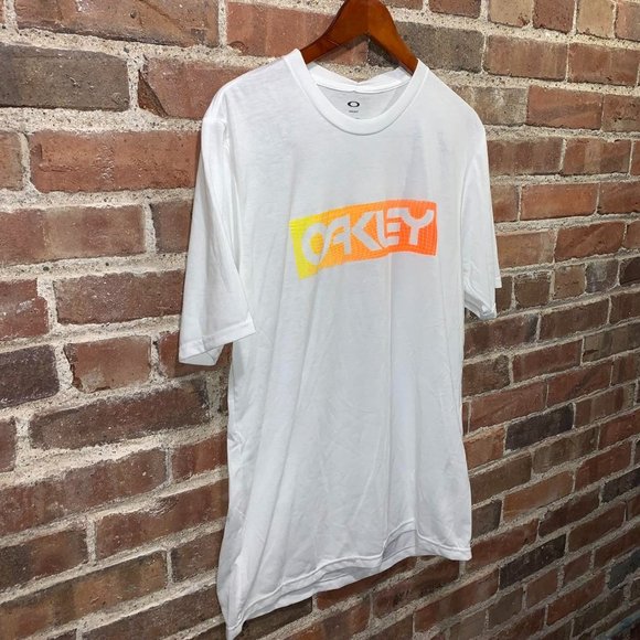 New Oakley White Box Logo T Shirt with Tags - Picture 4 of 4